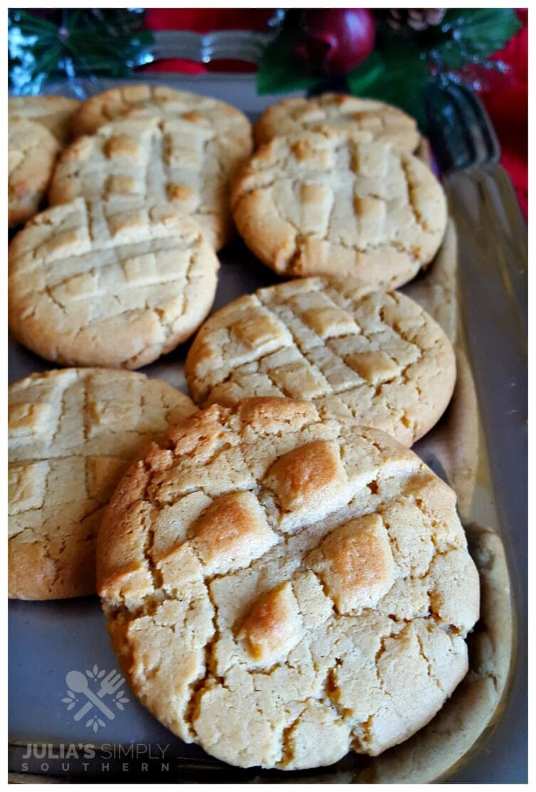 Grandma's Classic Peanut Butter Cookies: Crispy Outside, Soft Middle